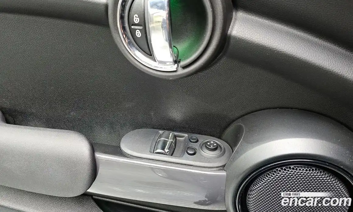 Mini Cooper 2014 1.5 Автомат в Москве № 157352, фото 12