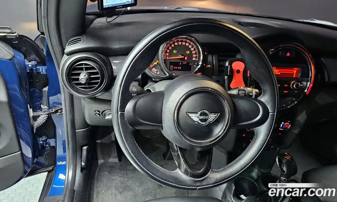 Mini Cooper 2014 1.5 Автомат в Москве № 157352, фото 3