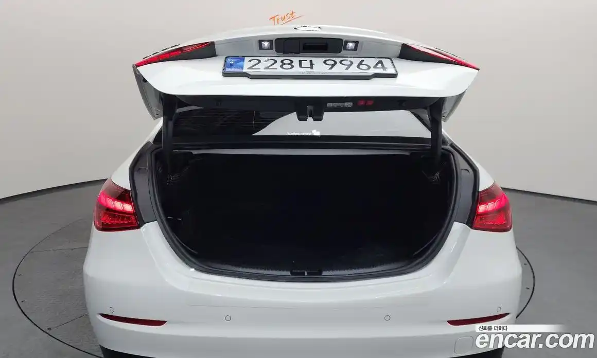 Mercedes-Benz C-Class 2024 2.0 Автомат в Москве № 160219, фото 10