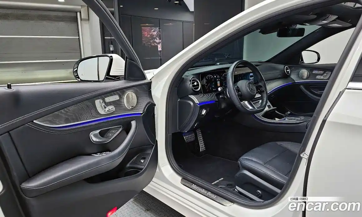 Mercedes-Benz E-Class 2022 2.0 Автомат в Москве № 160645, фото 19