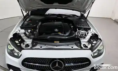 Mercedes-Benz E-Class 2022 2.0 Автомат в Москве № 160645, миниатюра 5