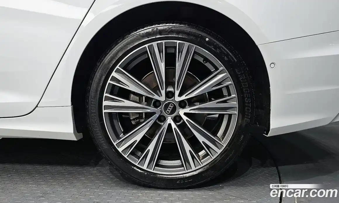 Audi A6 2023 2.0 Автомат в Москве № 162609, фото 9