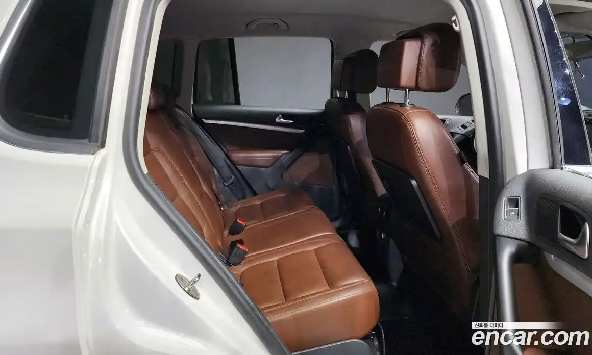 Volkswagen Tiguan 2014 2.0 Автомат в Москве № 168929, фото 12