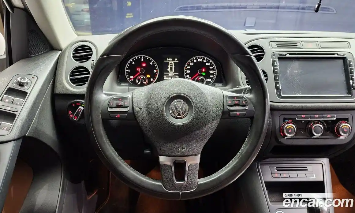 Volkswagen Tiguan 2014 2.0 Автомат в Москве № 168929, фото 13