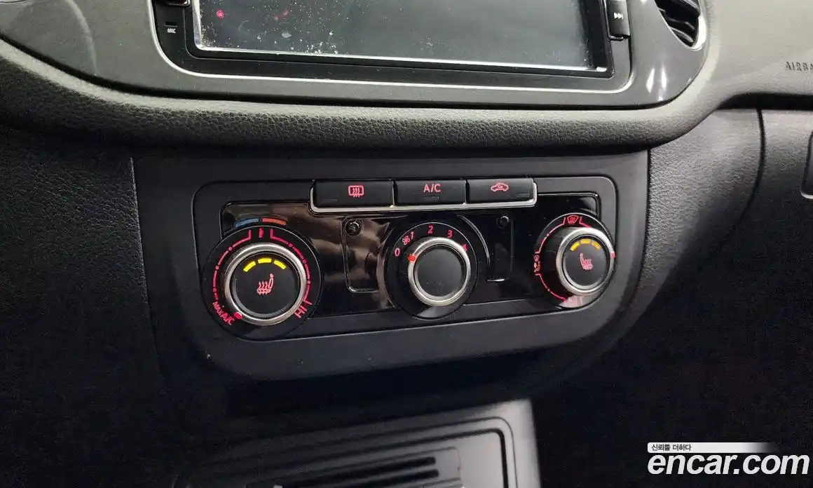 Volkswagen Tiguan 2014 2.0 Автомат в Москве № 168929, фото 14