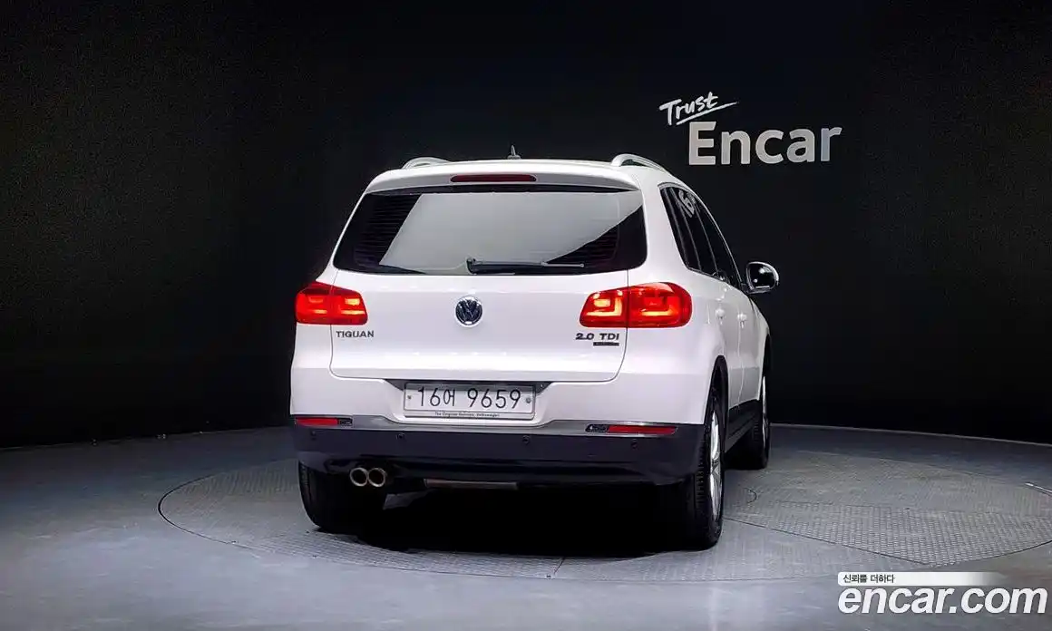 Volkswagen Tiguan 2014 2.0 Автомат в Москве № 168929, фото 4