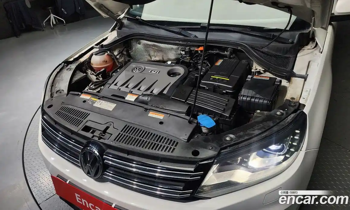 Volkswagen Tiguan 2014 2.0 Автомат в Москве № 168929, фото 6