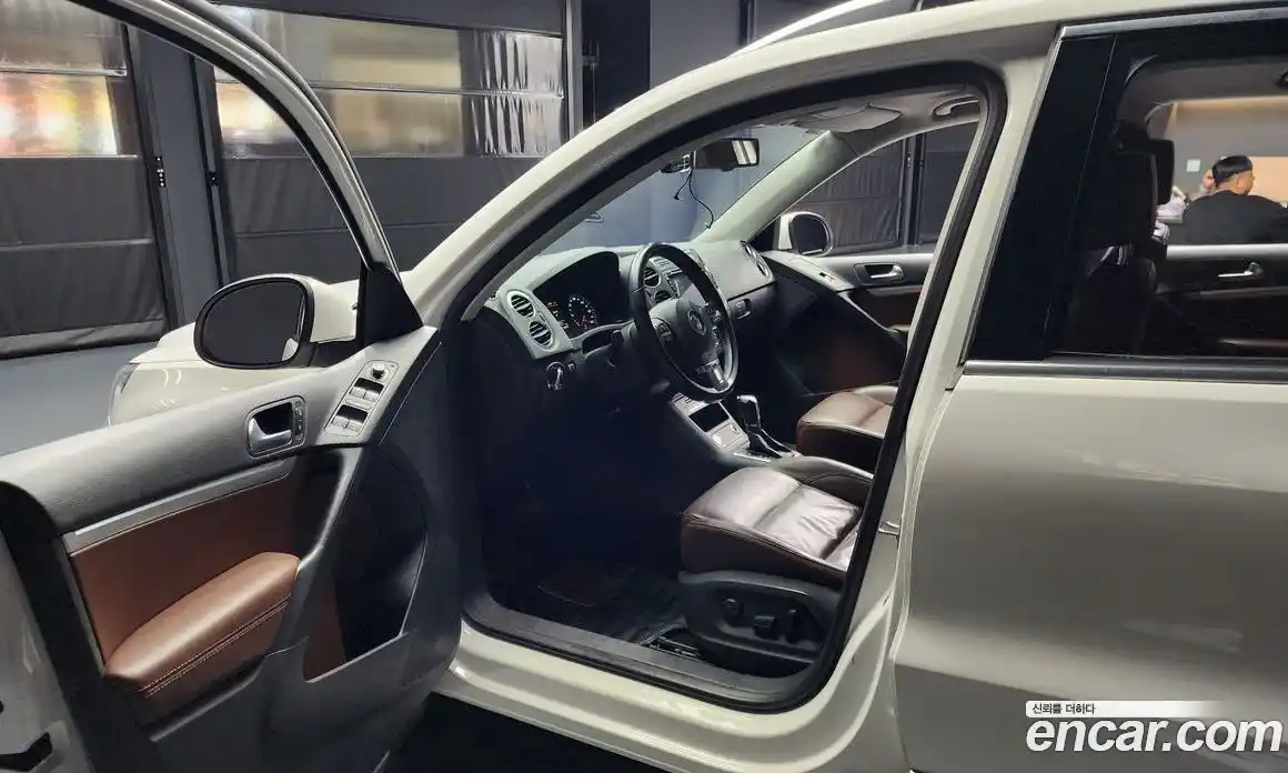 Volkswagen Tiguan 2014 2.0 Автомат в Москве № 168929, фото 10