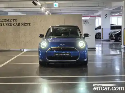 Mini Cooper 2025 2.0 Автомат в Москве № 171880, миниатюра 3