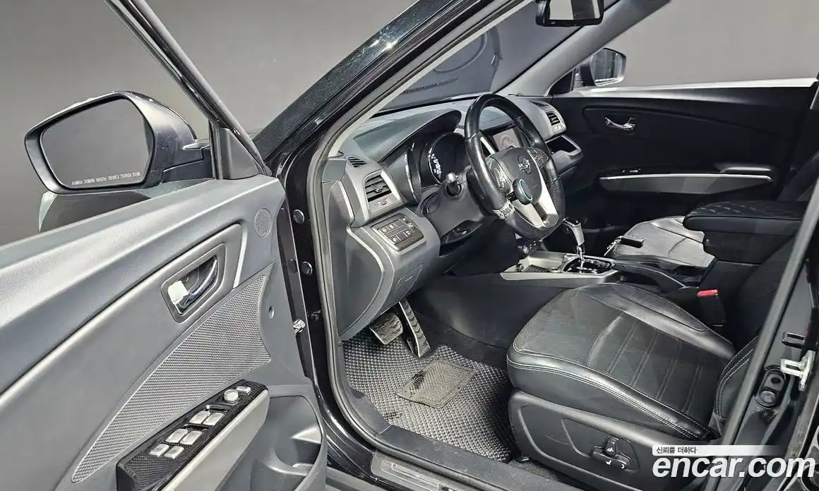 SsangYong TIBOLI 2015 1.6 Автомат в Москве № 181868, фото 10