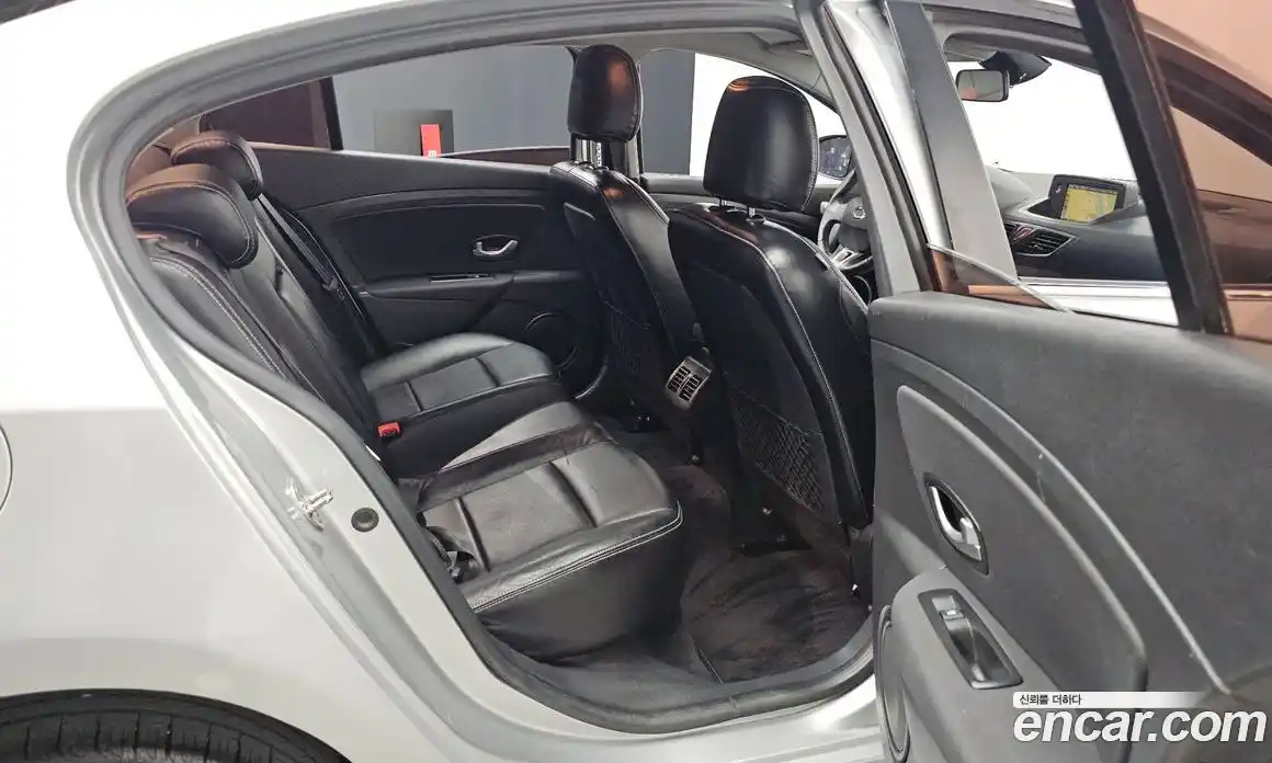 Renault SM3 2011 1.6 Автомат в Москве № 183909, фото 14