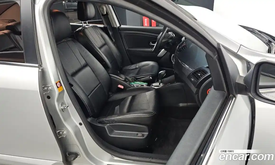 Renault SM3 2011 1.6 Автомат в Москве № 183909, фото 9