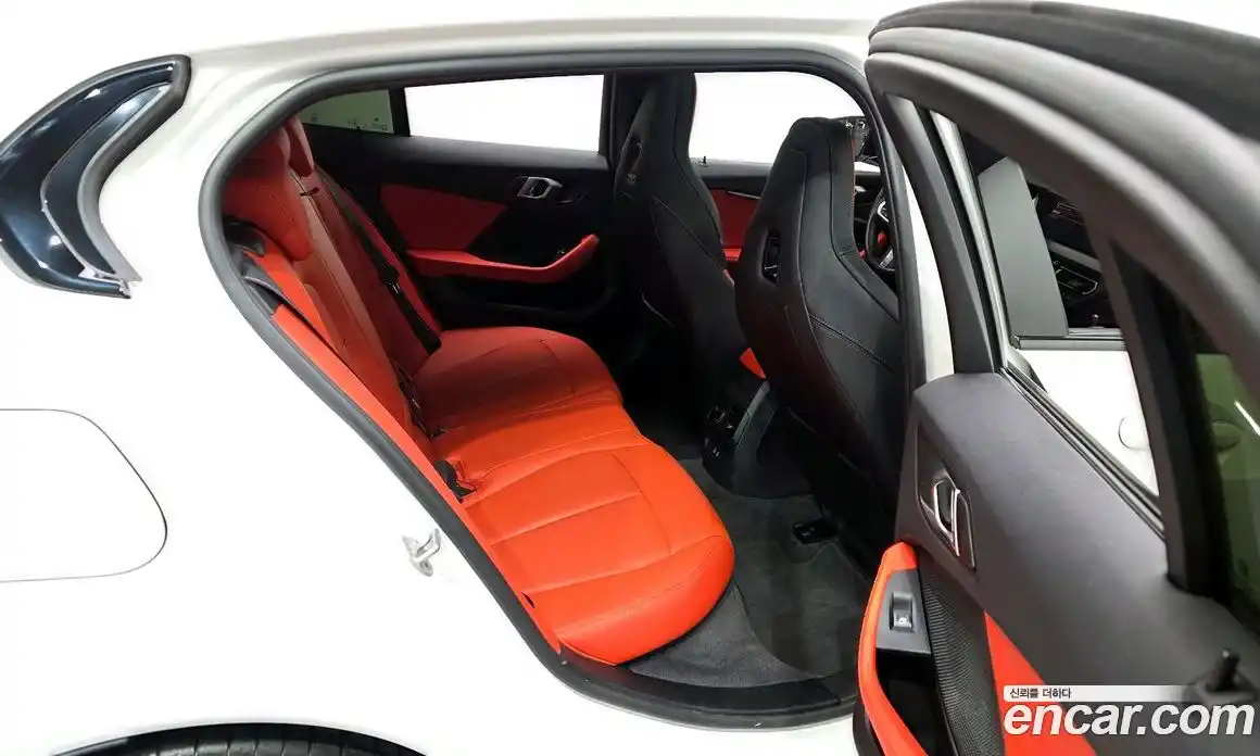 BMW 1-Series 2024 2.0 Автомат в Москве № 186976, фото 3