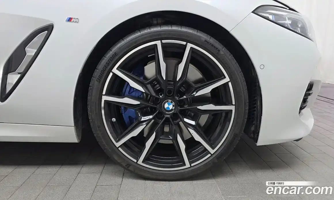 BMW 8-Series 2024 4.4 Автомат в Москве № 187316, фото 1