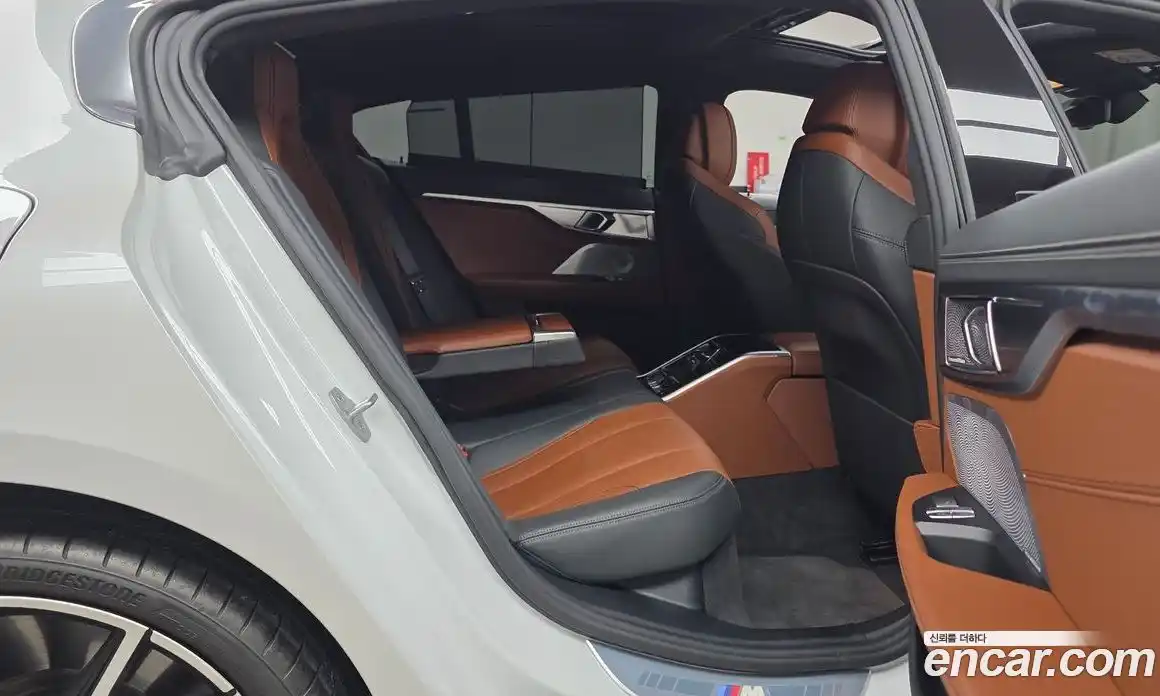 BMW 8-Series 2024 4.4 Автомат в Москве № 187316, фото 16