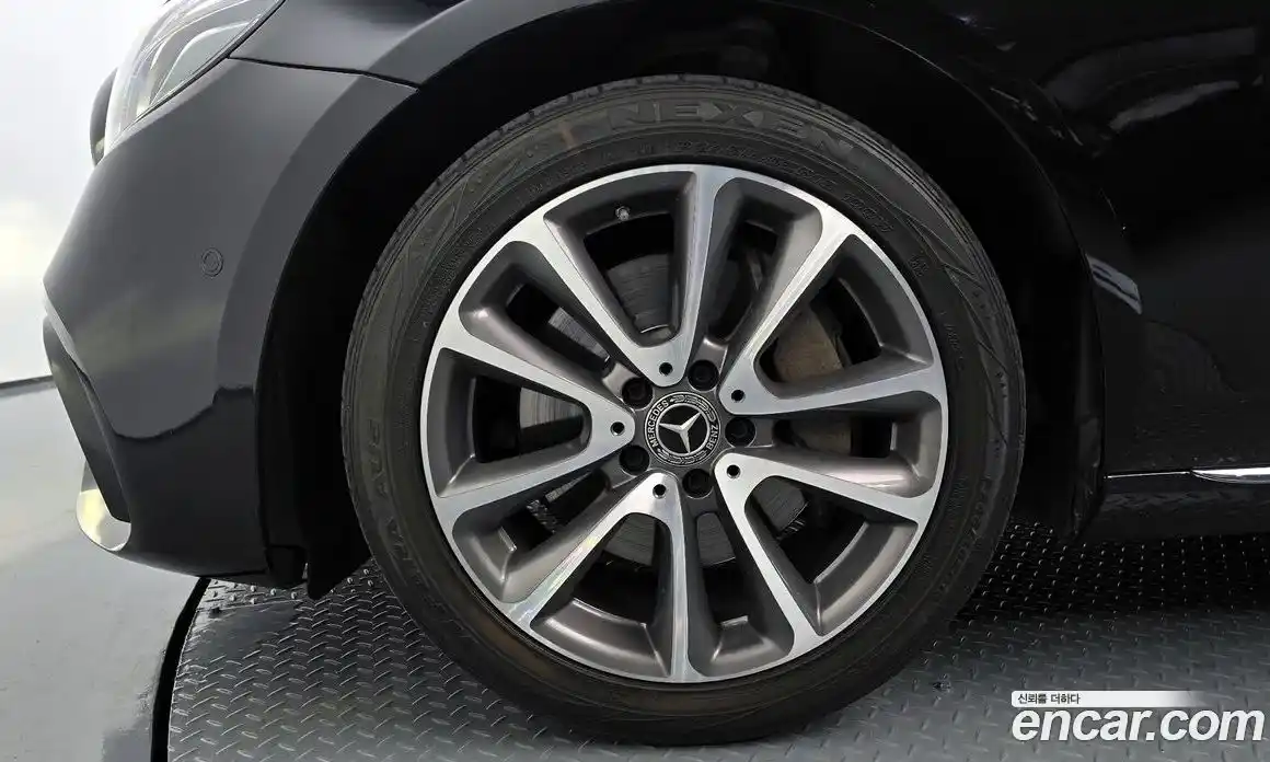 Mercedes-Benz E-Class 2019 2.0 Автомат в Москве № 195028, фото 5