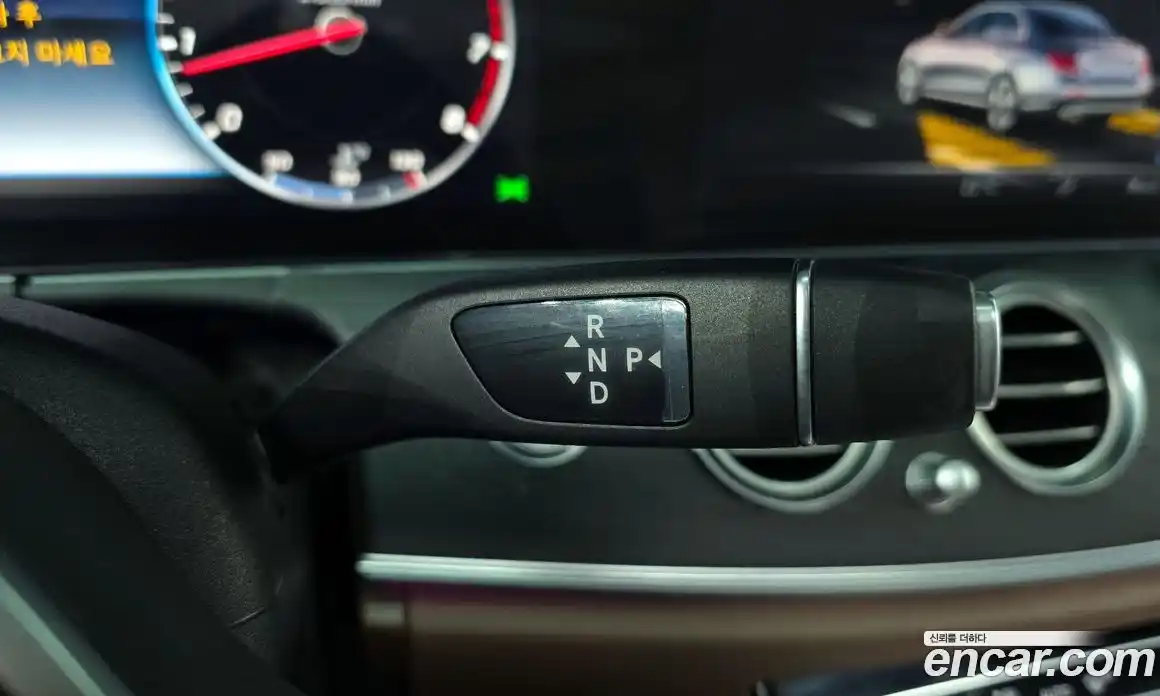 Mercedes-Benz E-Class 2019 2.0 Автомат в Москве № 195028, фото 9