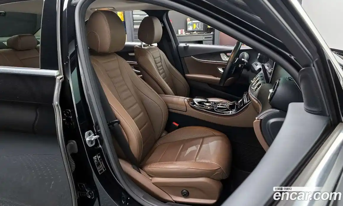 Mercedes-Benz E-Class 2019 2.0 Автомат в Москве № 195028, фото 10