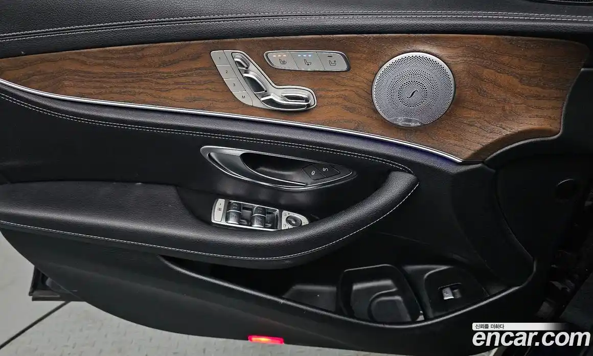 Mercedes-Benz E-Class 2018 2.0 Автомат в Москве № 195310, фото 17