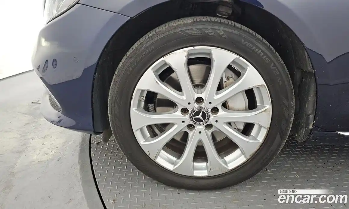 Mercedes-Benz E-Class 2018 2.0 Автомат в Москве № 195310, фото 19