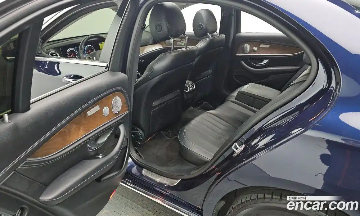 Mercedes-Benz E-Class 2018 2.0 Автомат в Москве № 195310, фото 7