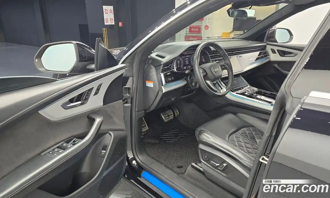 Audi Q8 2020 3.0 Автомат в Москве № 196668, фото 1