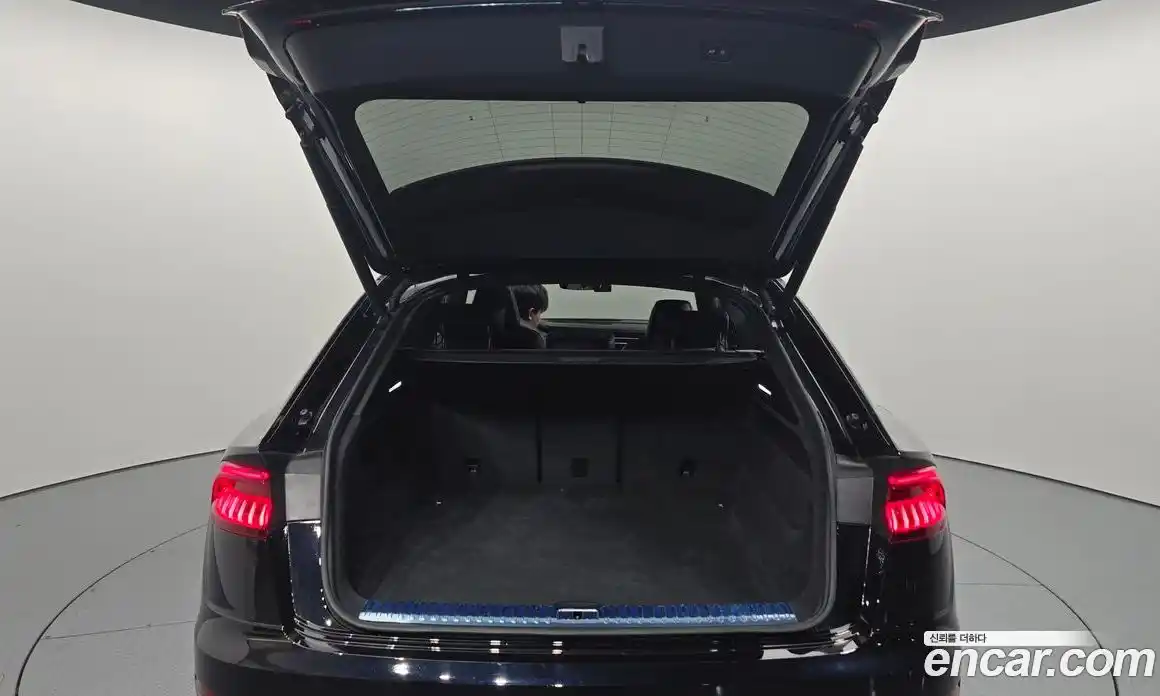 Audi Q8 2020 3.0 Автомат в Москве № 196668, фото 4