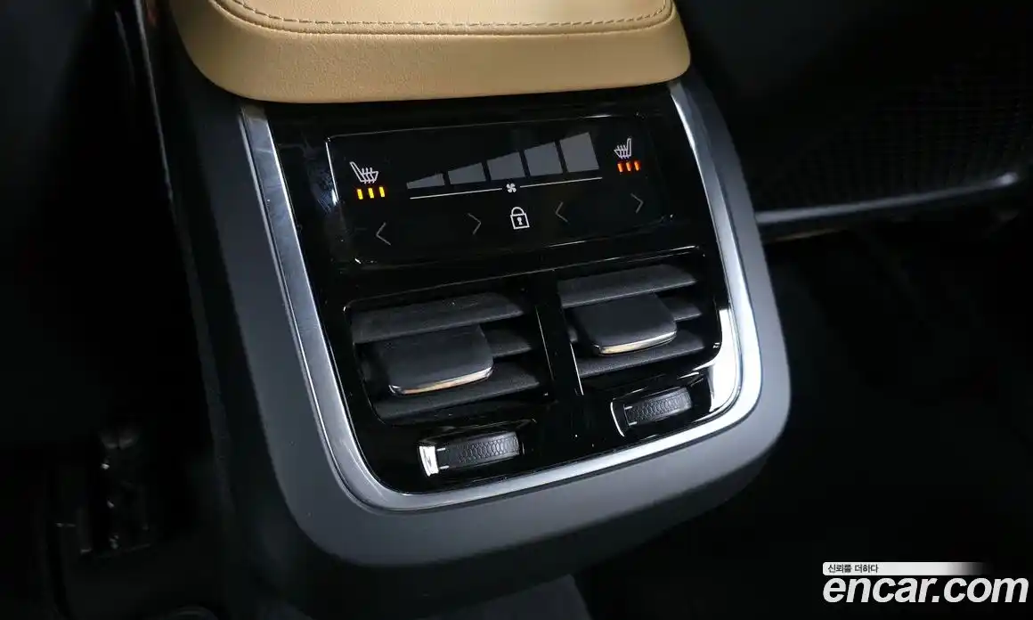 Volvo XC90 2023 2.0 Автомат в Москве № 197053, фото 10