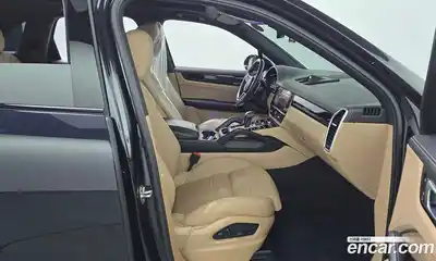 Porsche Cayenne 2022 3.0 Автомат в Москве № 197259, миниатюра 11