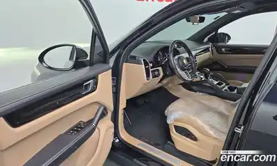 Porsche Cayenne 2022 3.0 Автомат в Москве № 197259, миниатюра 10