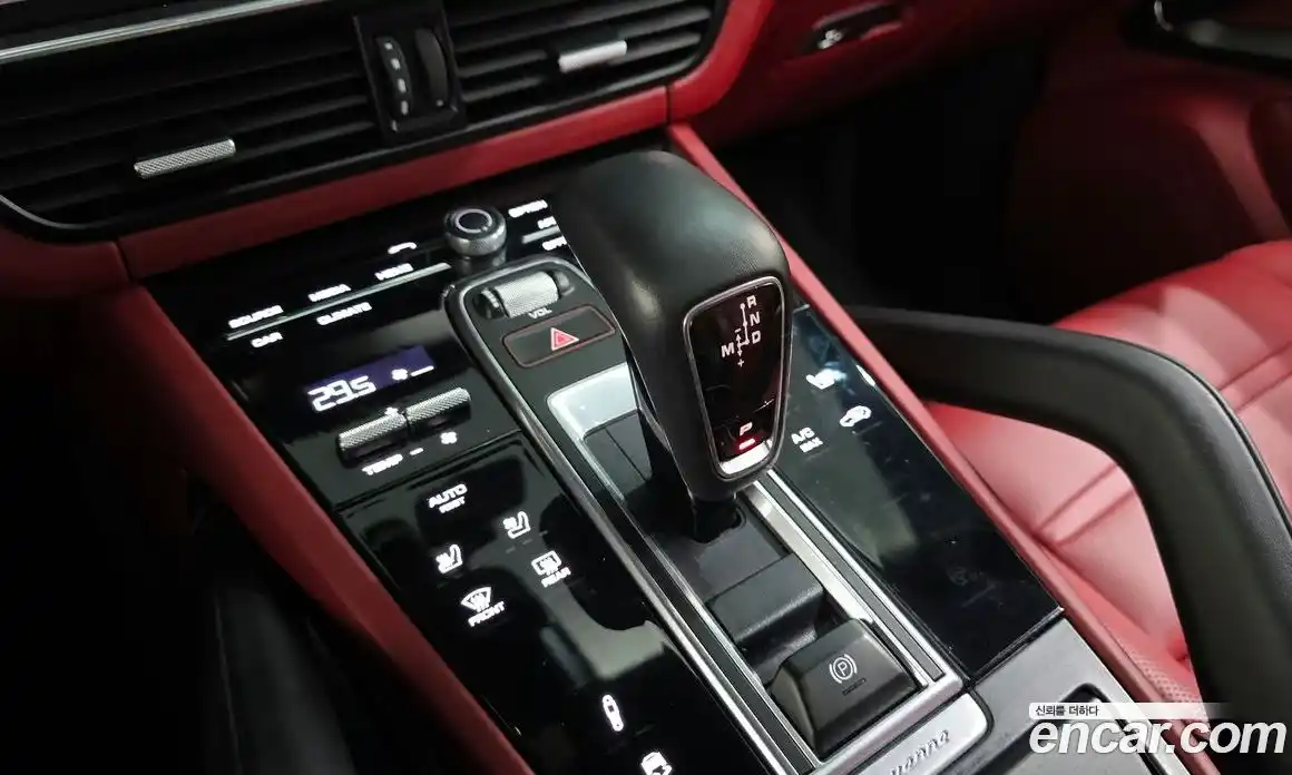 Porsche Cayenne 2022 3.0 Автомат в Москве № 197482, фото 16