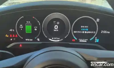 Porsche Taycan 2025 Автомат в Москве № 197720, миниатюра 3