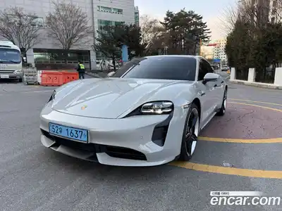 Porsche Taycan, 2024