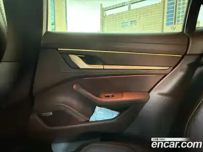 Porsche Taycan 2024 Автомат в Москве № 197911, миниатюра 5