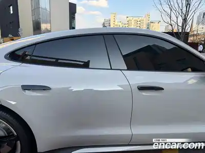 Porsche Taycan 2024 Автомат в Москве № 197911, миниатюра 6