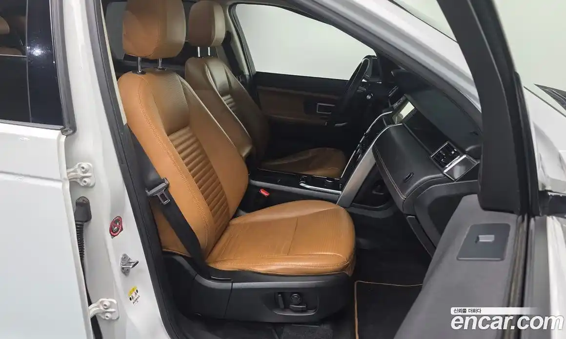 Land Rover Discovery Sport 2019 2.0 Автомат в Москве № 198302, фото 16