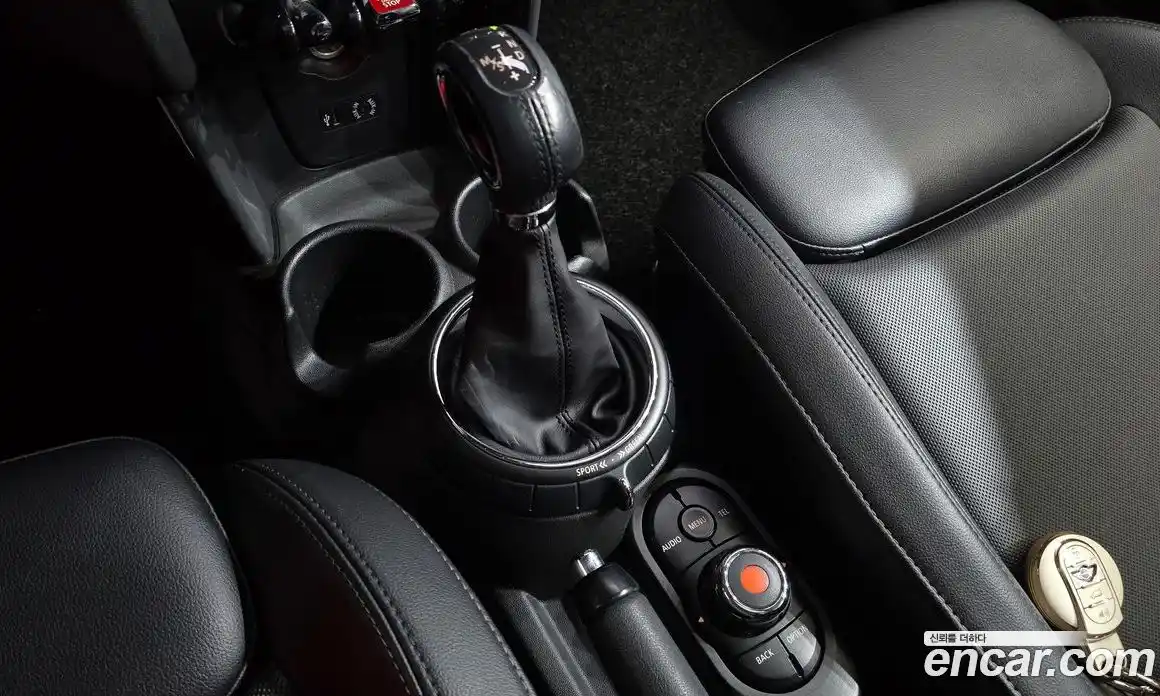 Mini Cooper 2016 1.5 Автомат в Москве № 198510, фото 14