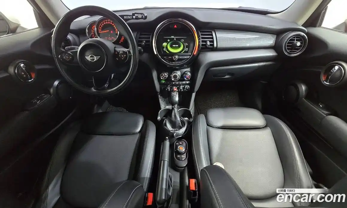 Mini Cooper 2016 1.5 Автомат в Москве № 198510, фото 6