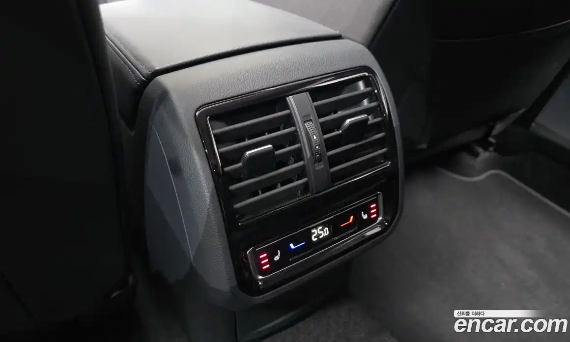 Volkswagen Arteon 2022 2.0 Автомат в Москве № 198916, фото 9