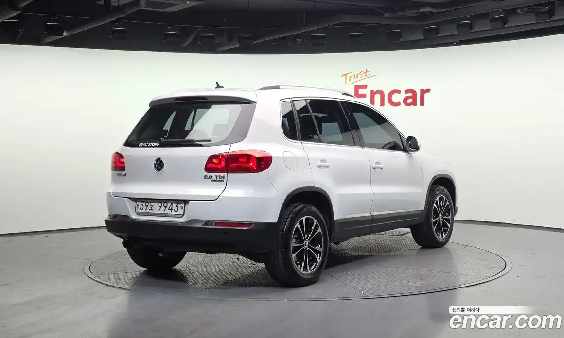 Volkswagen Tiguan 2014 2.0 Автомат в Москве № 199310, фото 16