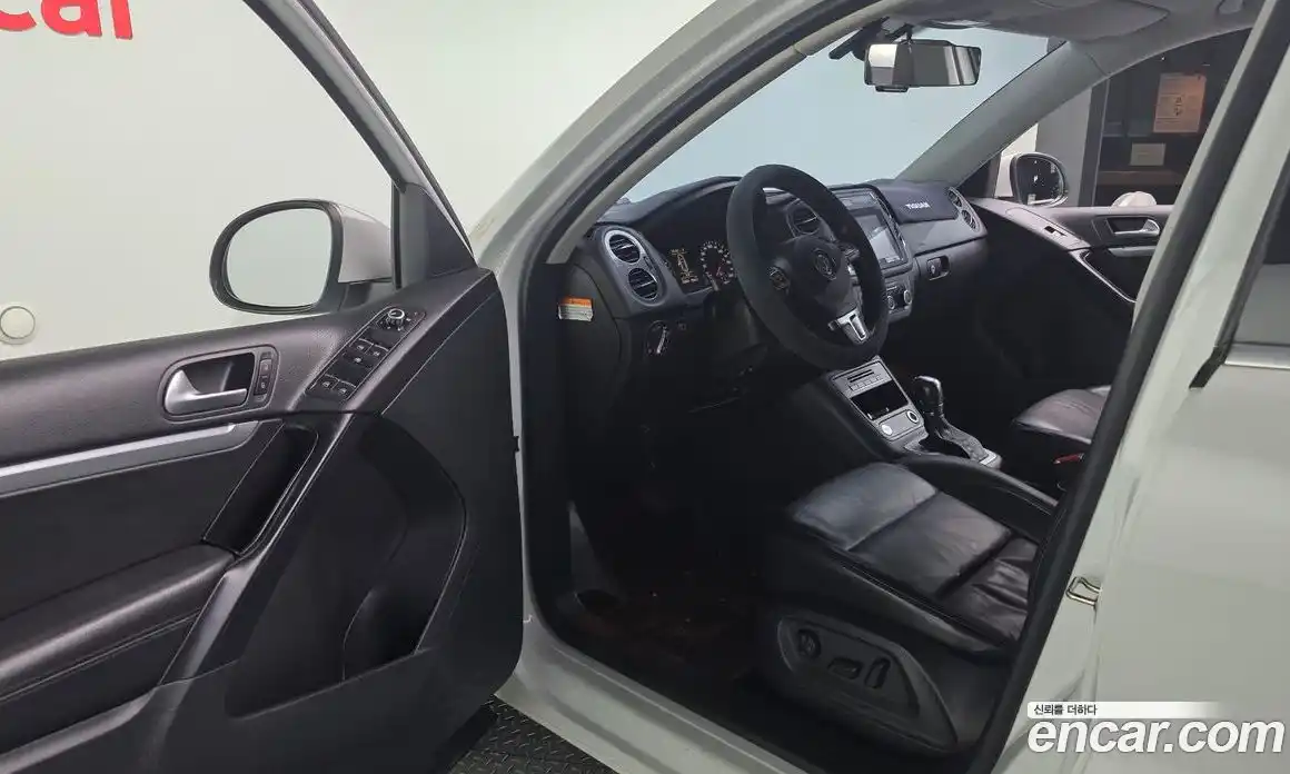 Volkswagen Tiguan 2014 2.0 Автомат в Москве № 199310, фото 19