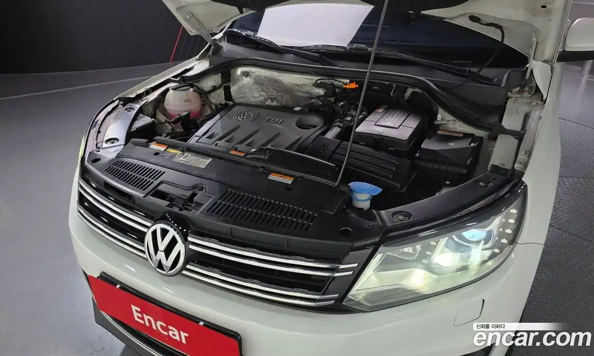 Volkswagen Tiguan 2014 2.0 Автомат в Москве № 199310, фото 6