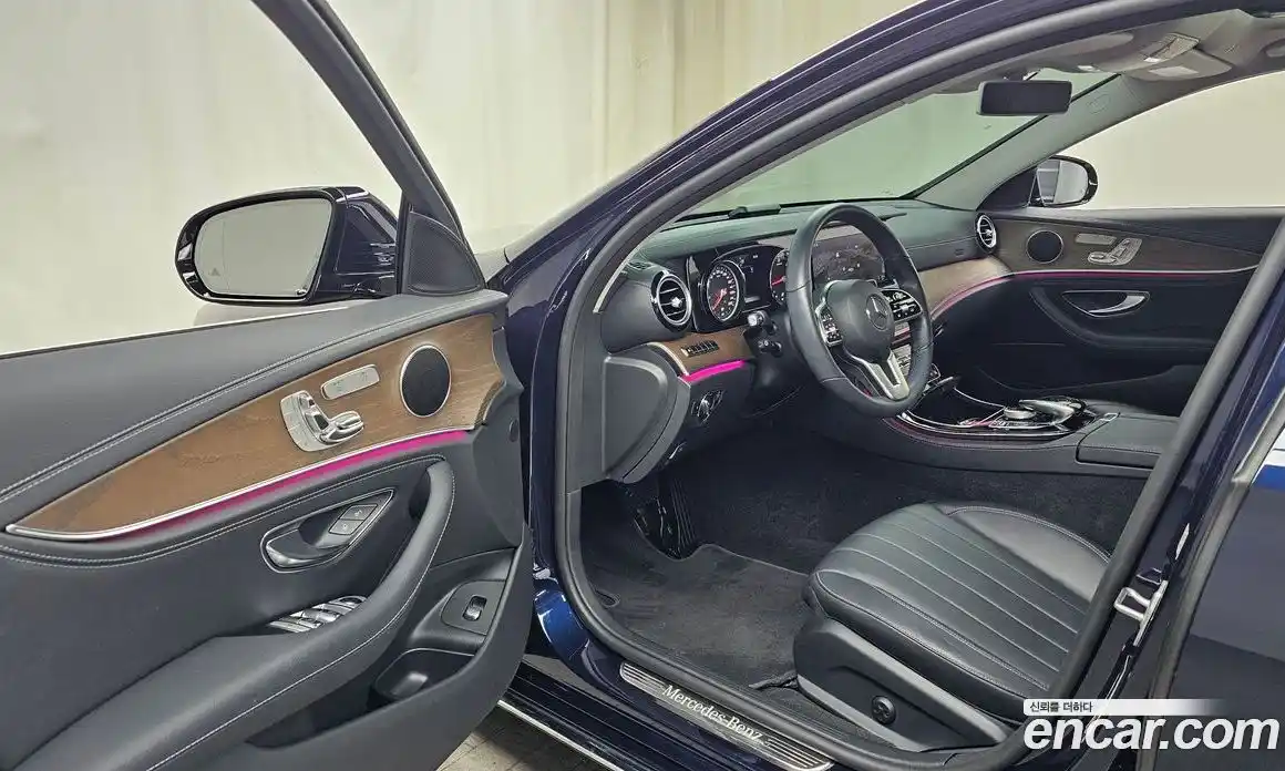 Mercedes-Benz E-Class 2020 1.9 Автомат в Москве № 204282, фото 16