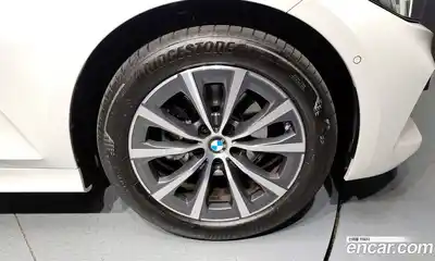 BMW 3-Series 2024 2.0 Автомат в Москве № 210515, миниатюра 5