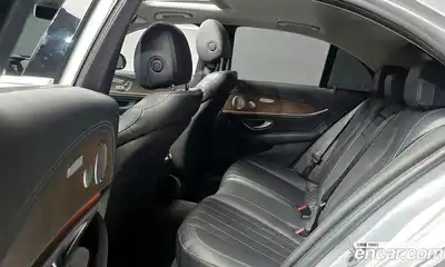 Mercedes-Benz E-Class 2019 2.0 Автомат в Москве № 211731, миниатюра 3