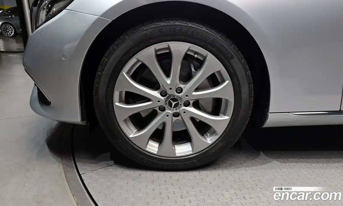 Mercedes-Benz E-Class 2019 2.0 Автомат в Москве № 211731, фото 6