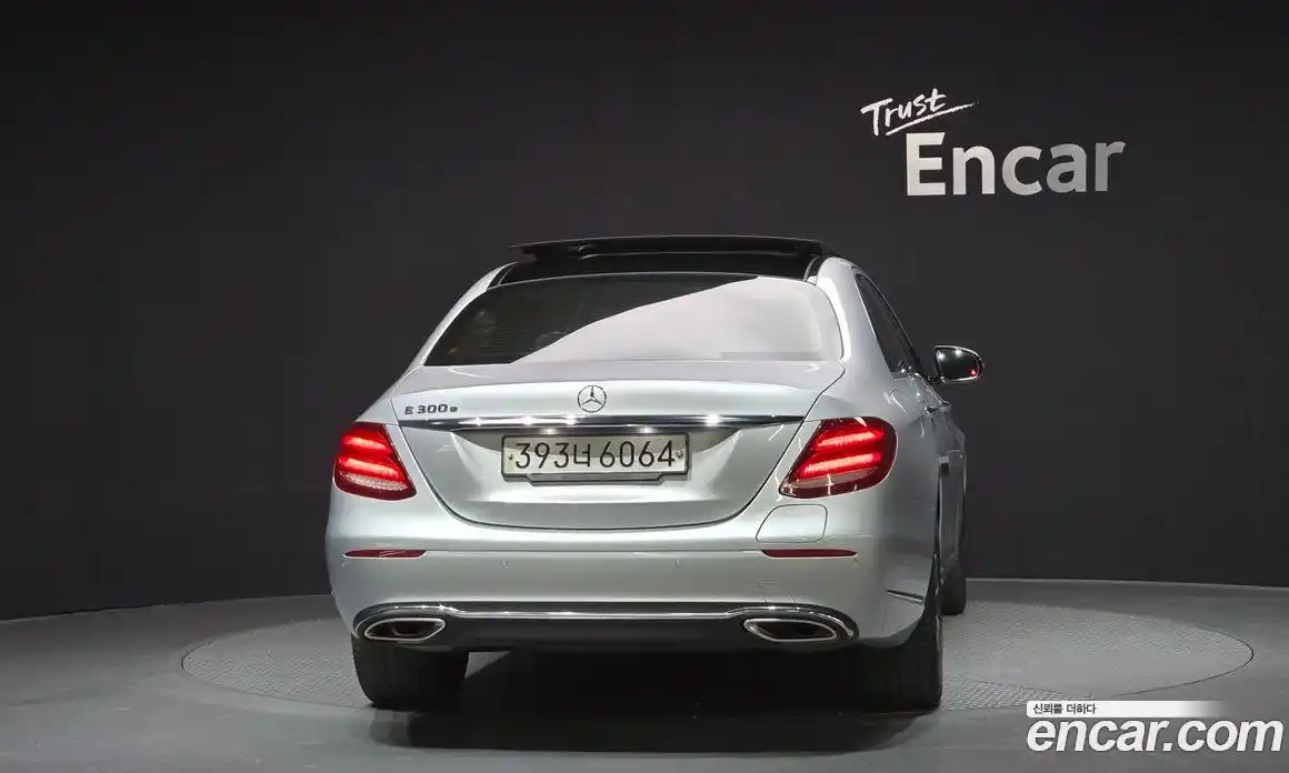 Mercedes-Benz E-Class 2019 2.0 Автомат в Москве № 212226, фото 14