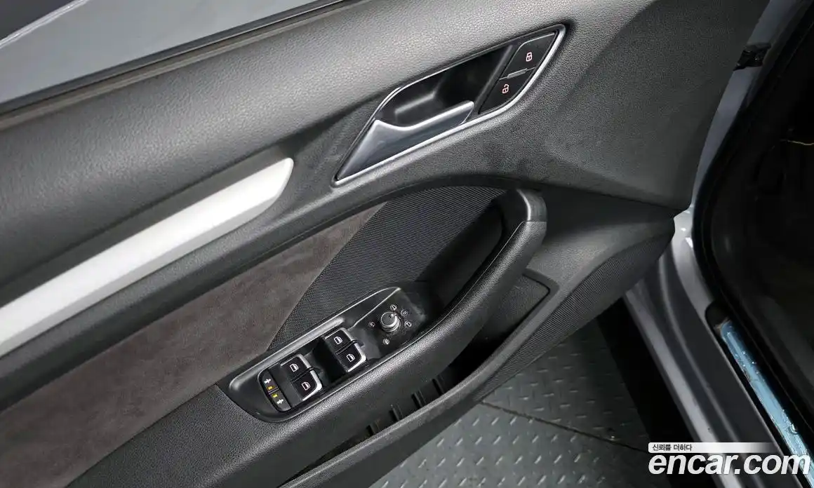 Audi A3 2015 2.0 Автомат в Москве № 212651, фото 20