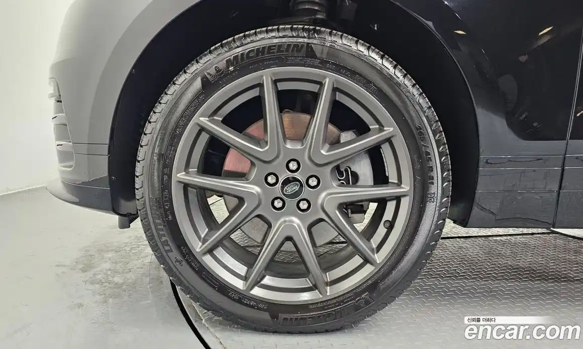 Land Rover Range-Rover Velar 2023 3.0 Автомат в Москве № 213345, фото 18