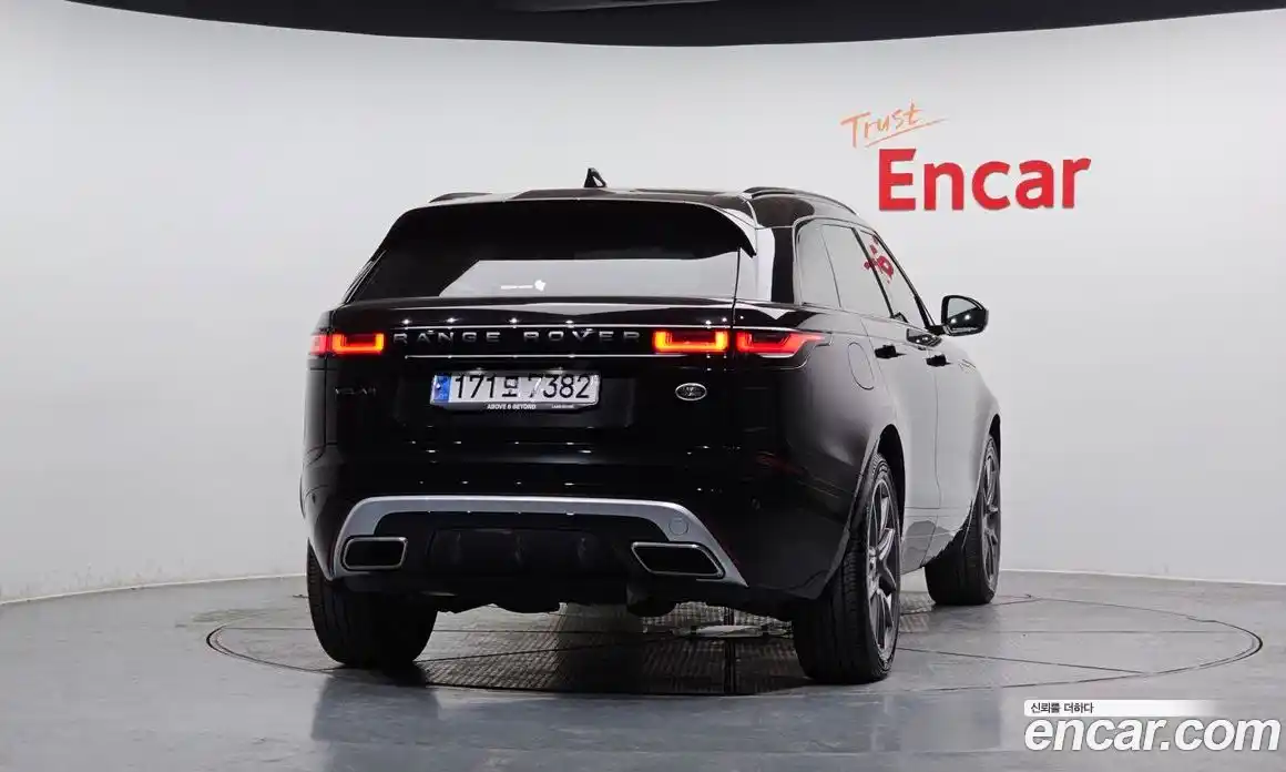 Land Rover Range-Rover Velar 2023 3.0 Автомат в Москве № 213345, фото 4